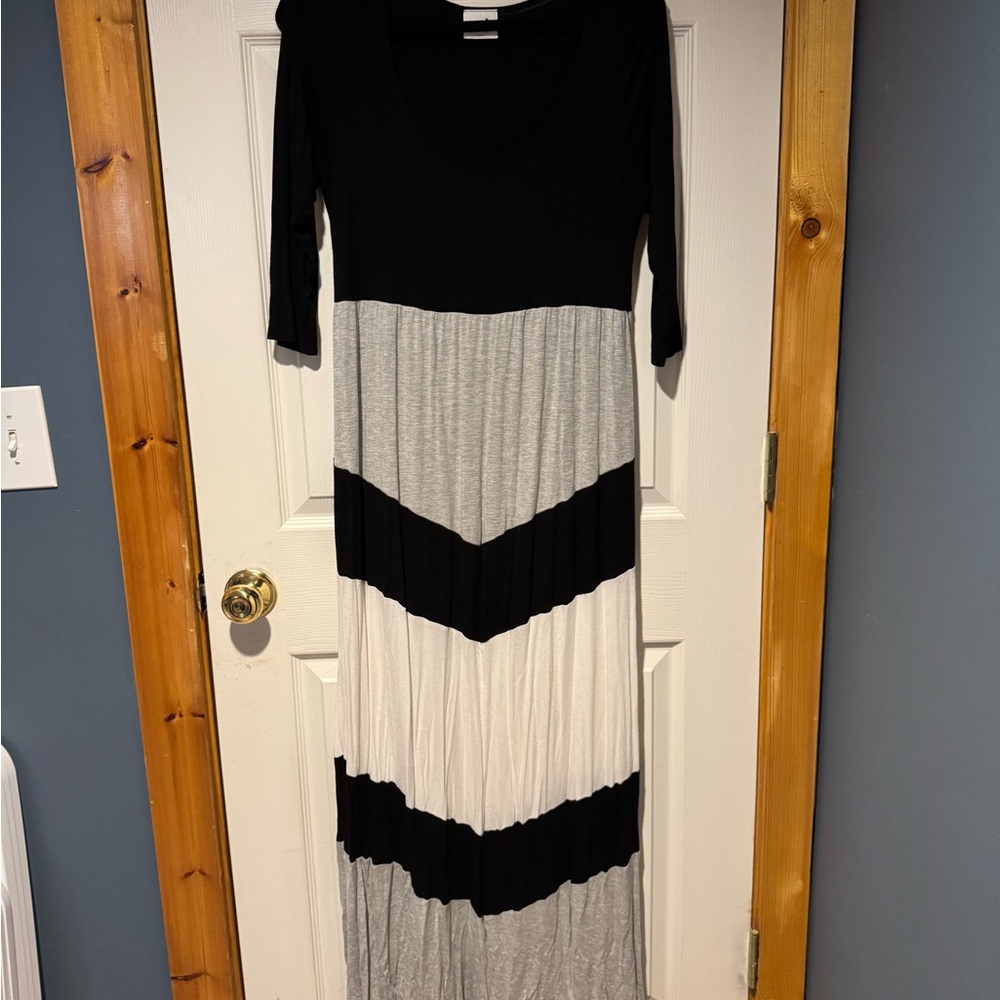 Elegant Black, Gray, and White Maxi Dress